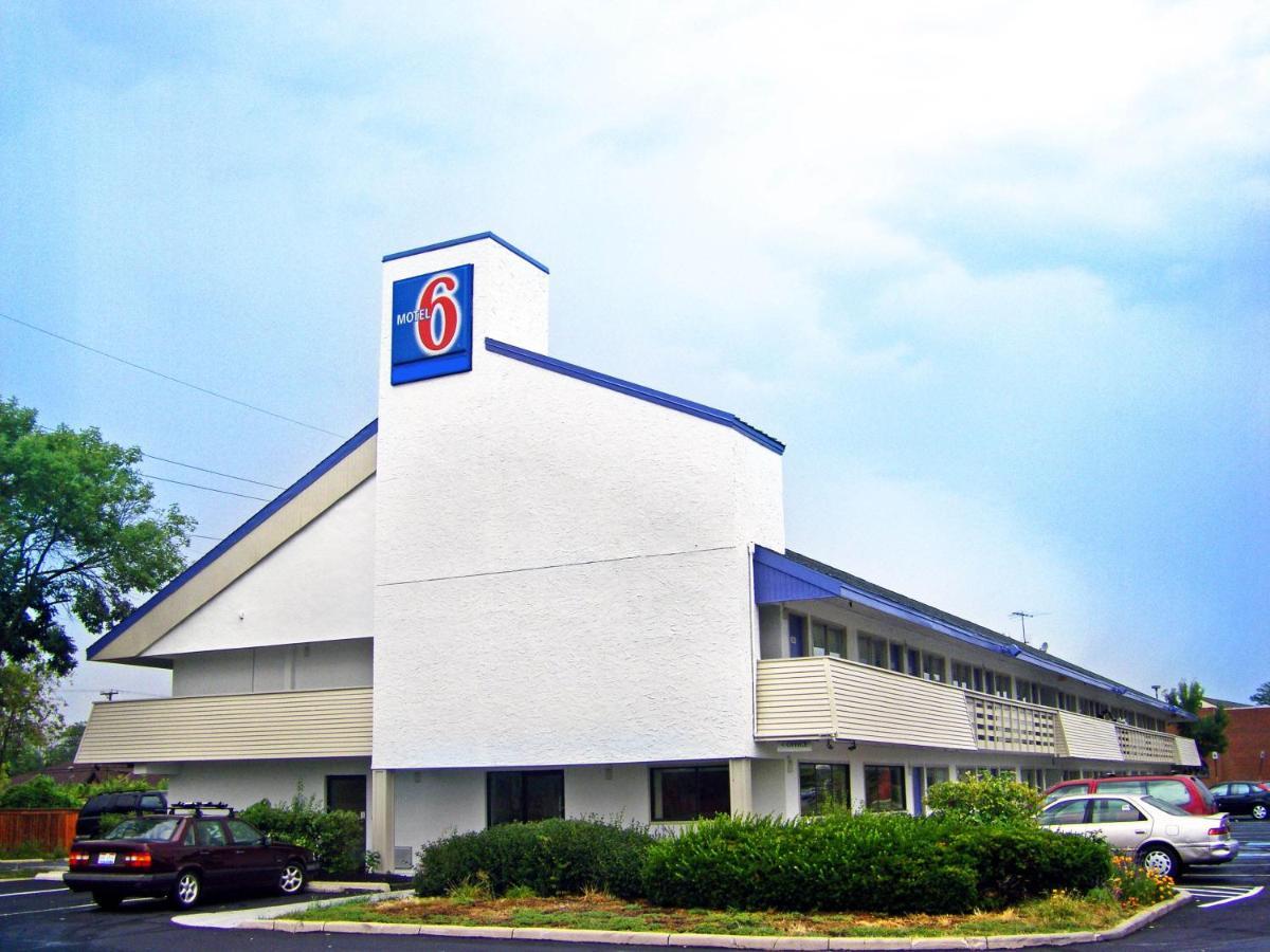 Motel 6 Columbus Oh - Osu North Екстериор снимка